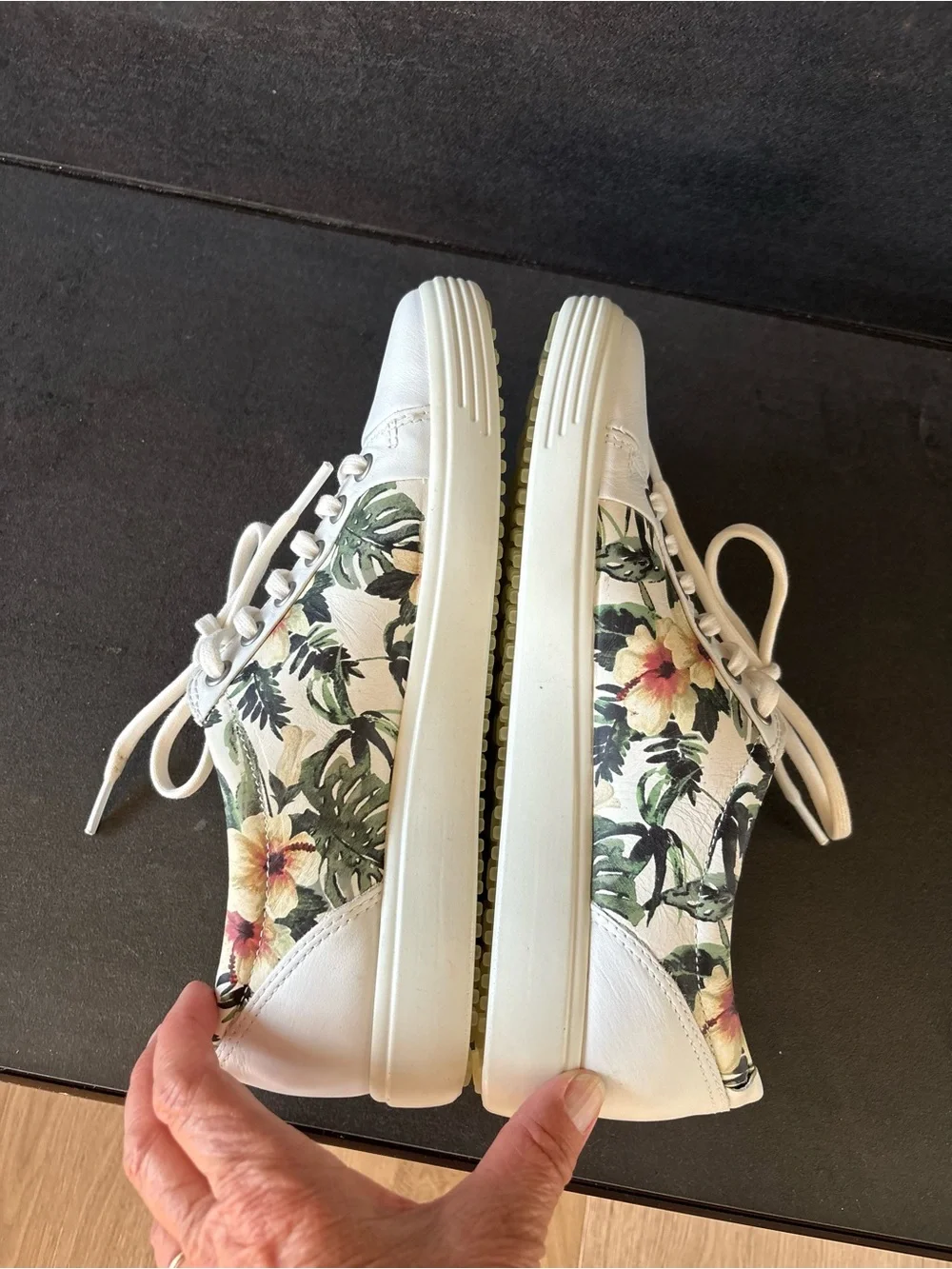 ECCO Leather Tropical Floral Print, White Sneakers, Lace Up, Hibiscus, Women’s 8